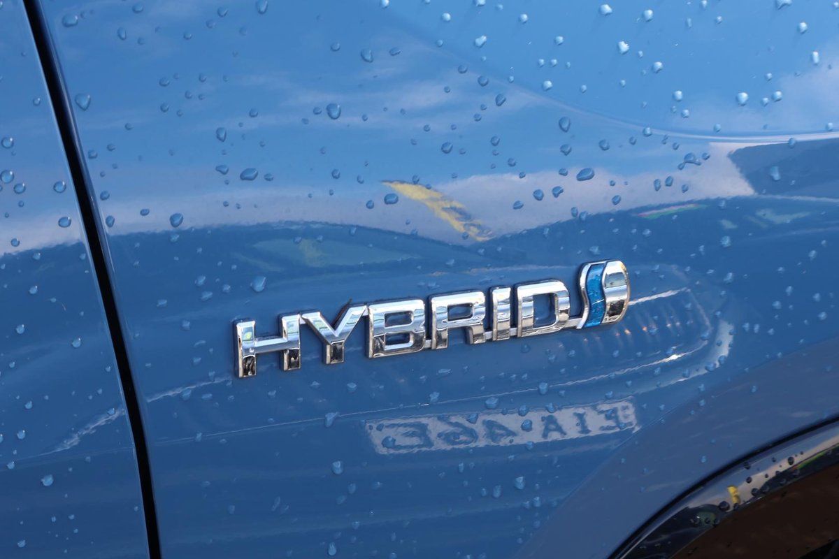 2022 Toyota RAV4 XSE AXAH54R 4X4 On Demand image 32