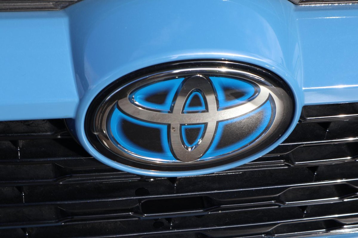 2022 Toyota RAV4 XSE AXAH54R 4X4 On Demand image 35