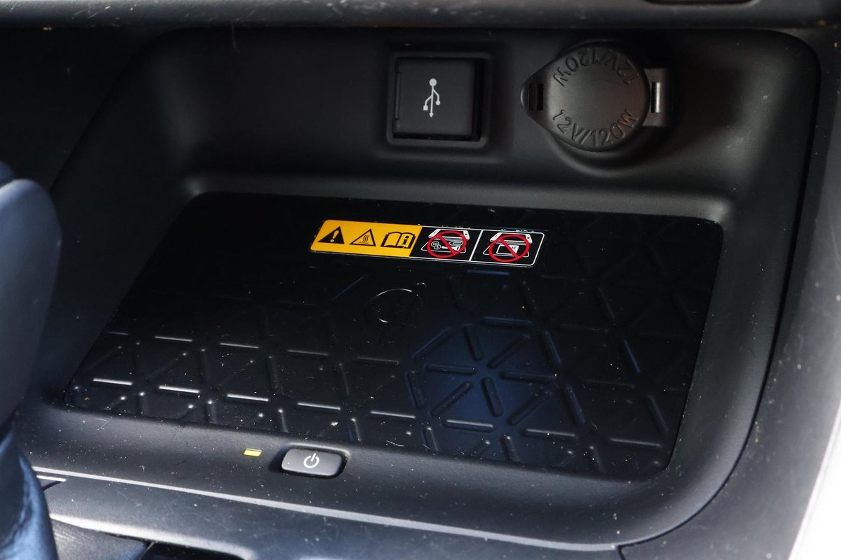 2022 Toyota RAV4 XSE AXAH54R 4X4 On Demand image 18