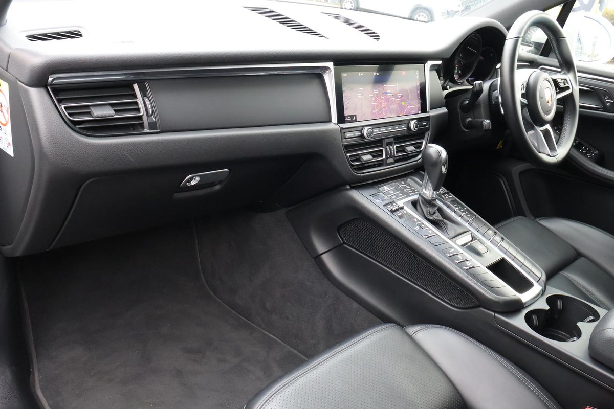 2019 Porsche Macan 95B MY19 AWD image 27
