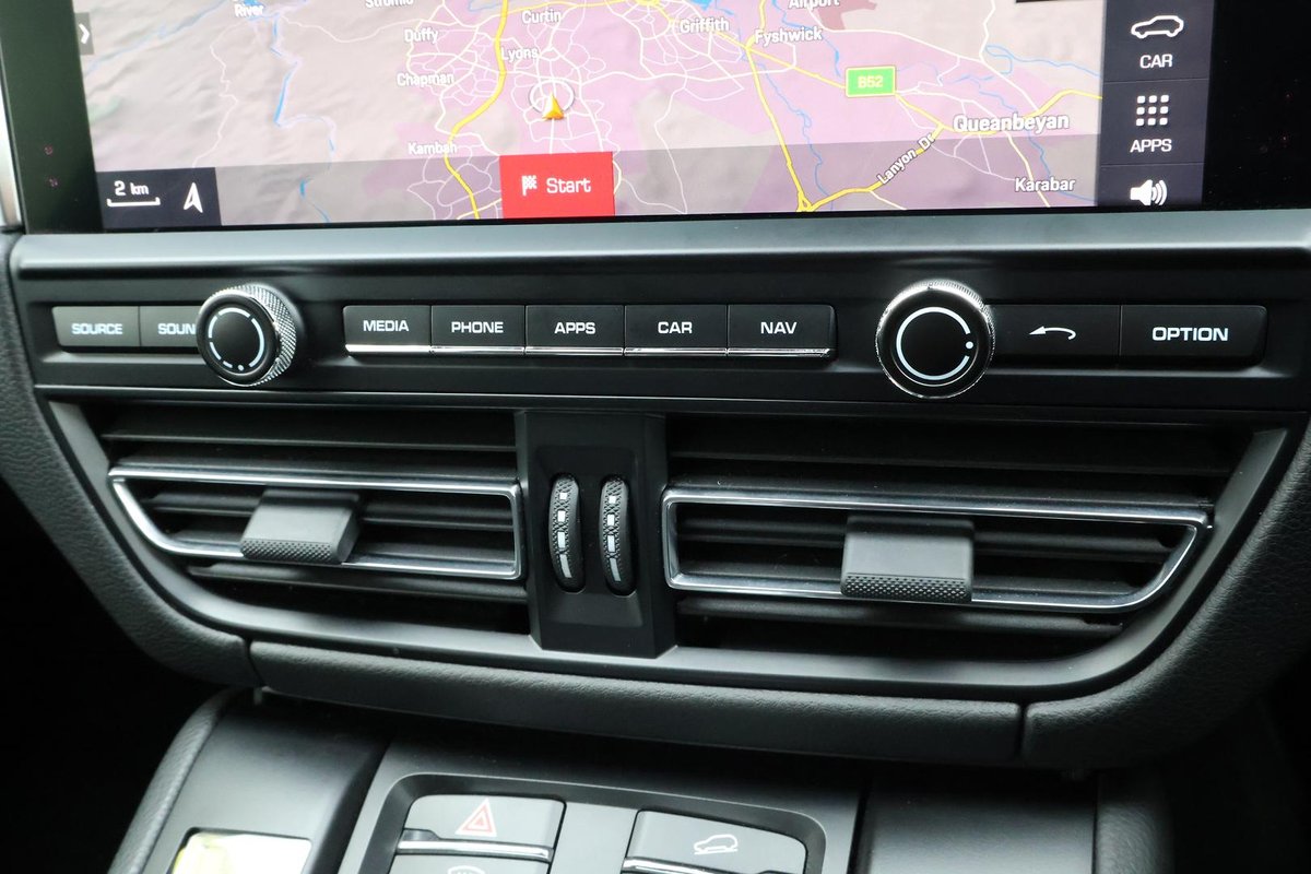 2019 Porsche Macan 95B MY19 AWD image 18