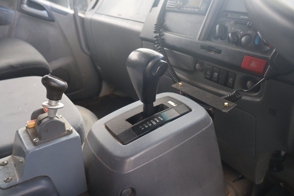 2016 ISUZU FRR 110-260 image 11