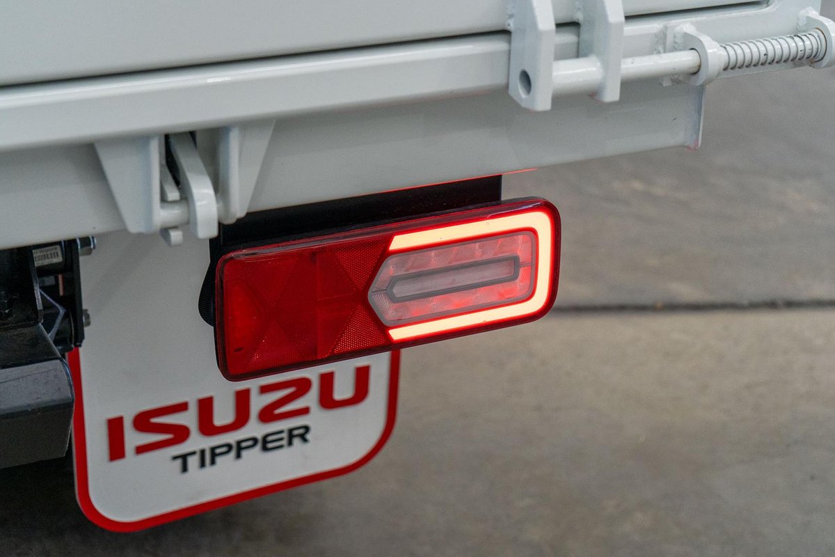 2026 Isuzu N Series NKR 62/45-150 MT D25 Tipper image 20