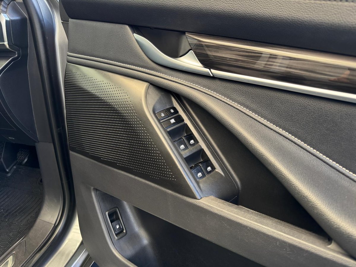 2022 LDV D90 Executive SV9A image 11