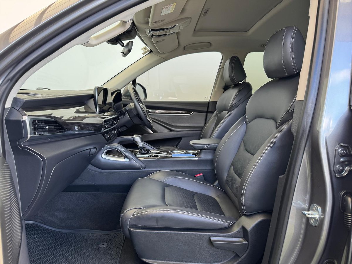2022 LDV D90 Executive SV9A image 23