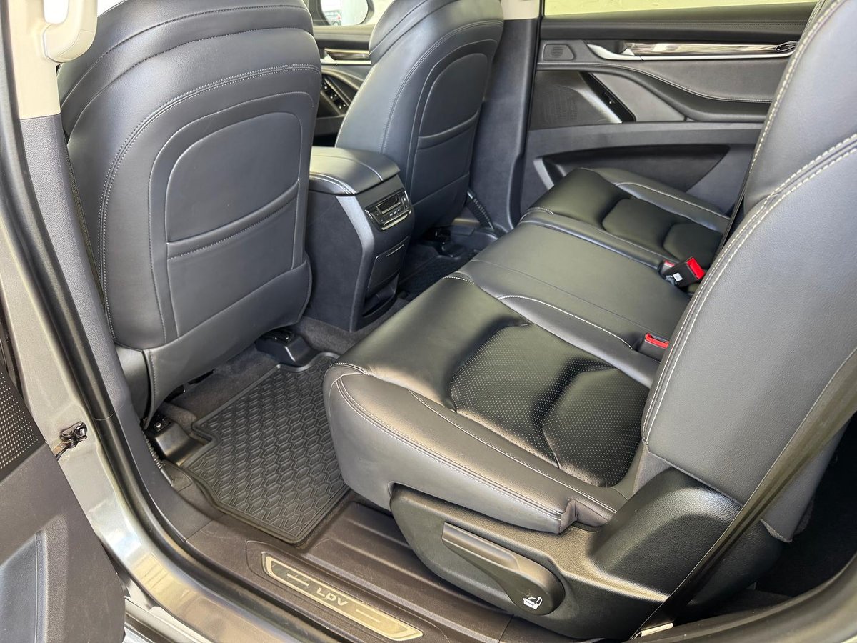 2022 LDV D90 Executive SV9A image 24