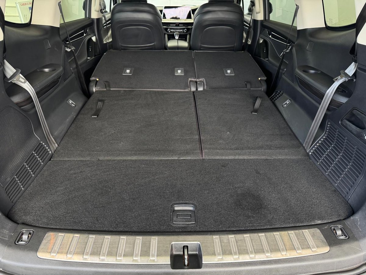 2022 LDV D90 Executive SV9A image 25