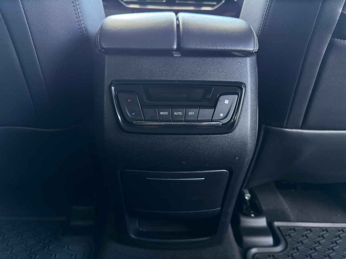 2022 LDV D90 Executive SV9A image 29