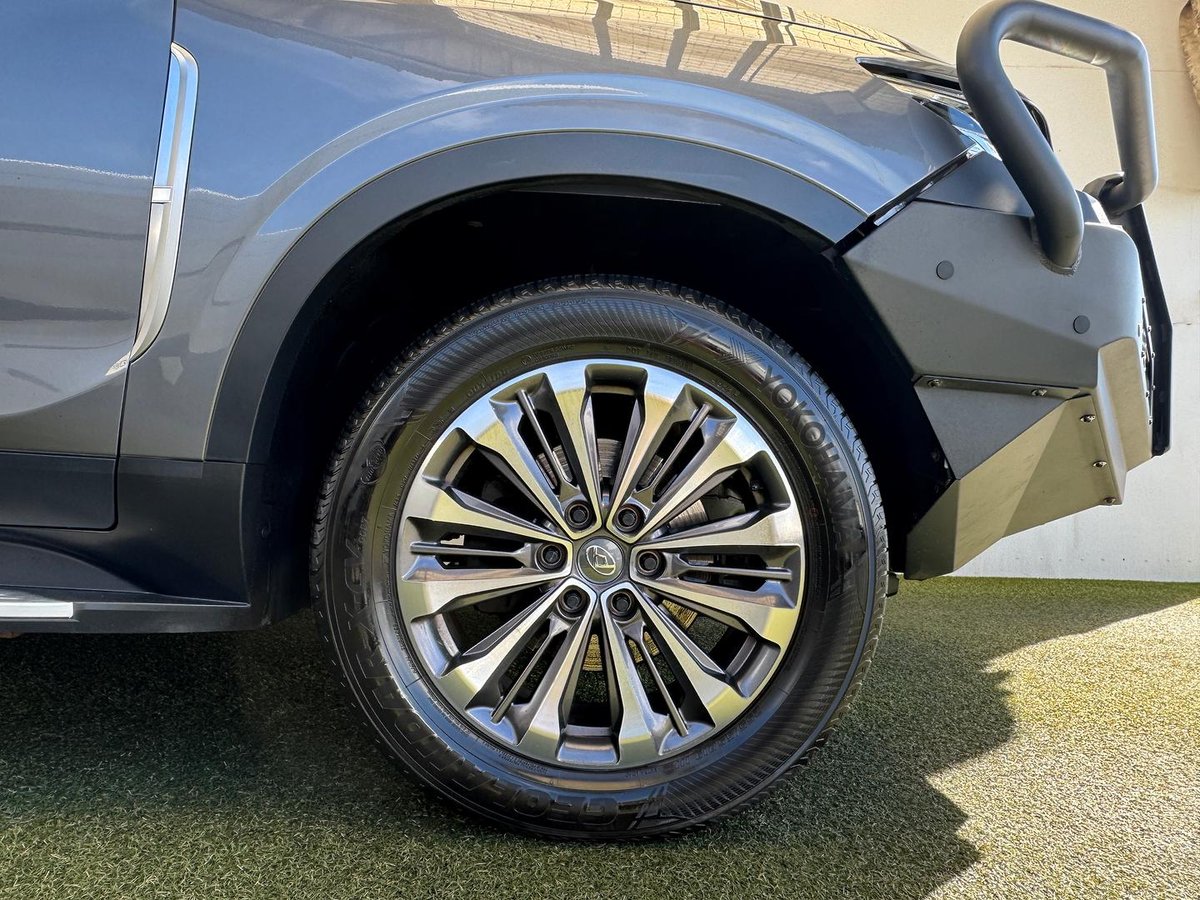 2022 LDV D90 Executive SV9A image 33