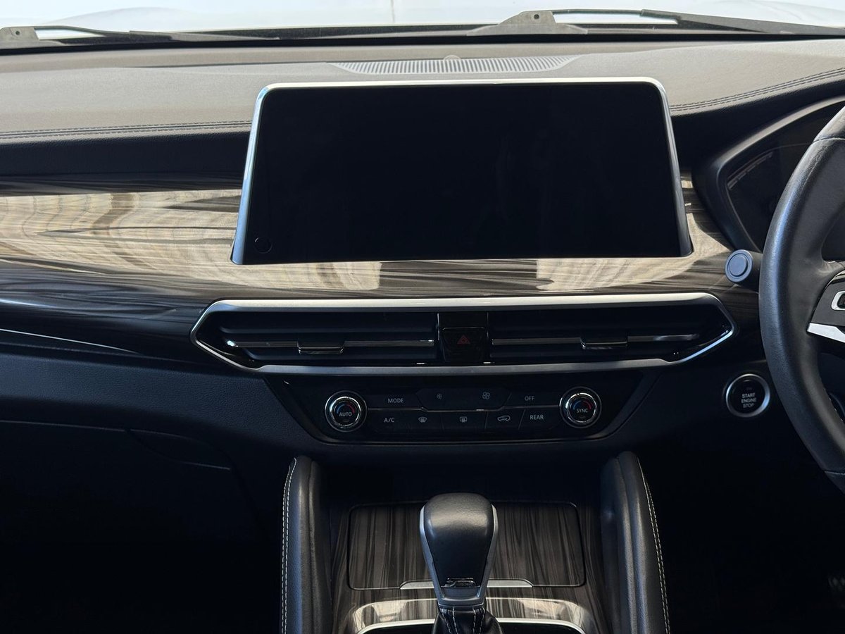 2022 LDV D90 Executive SV9A image 40