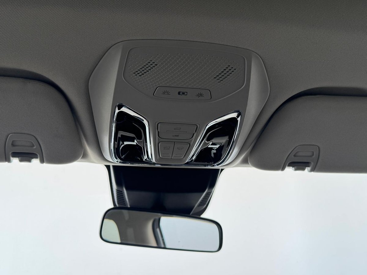 2022 LDV D90 Executive SV9A image 43