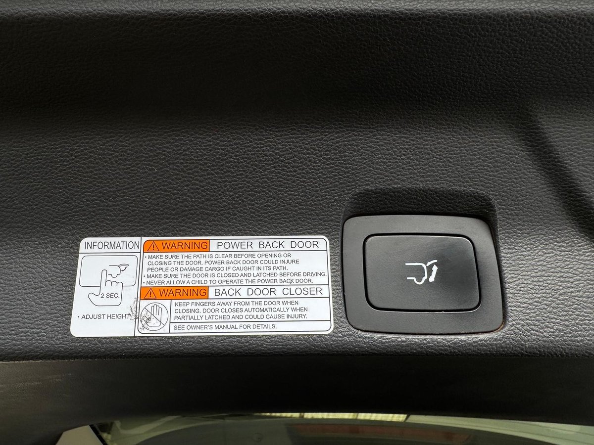 2022 LDV D90 Executive SV9A image 45