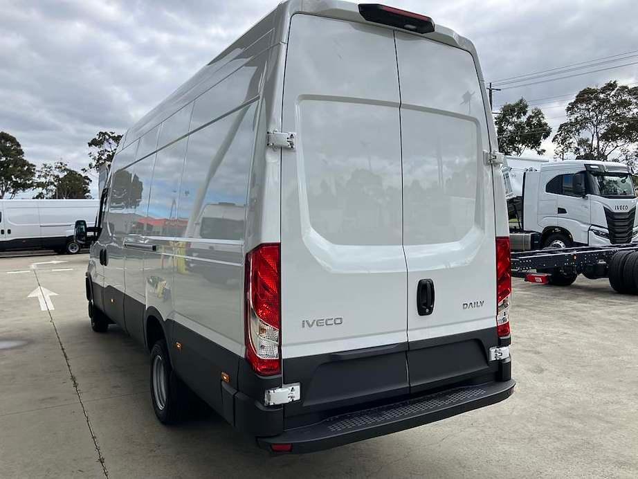 2026 Iveco Daily 50C18V image 3