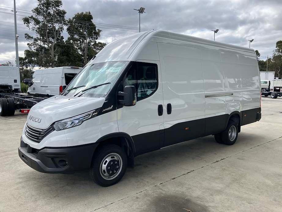 2026 Iveco Daily 50C18V image 2