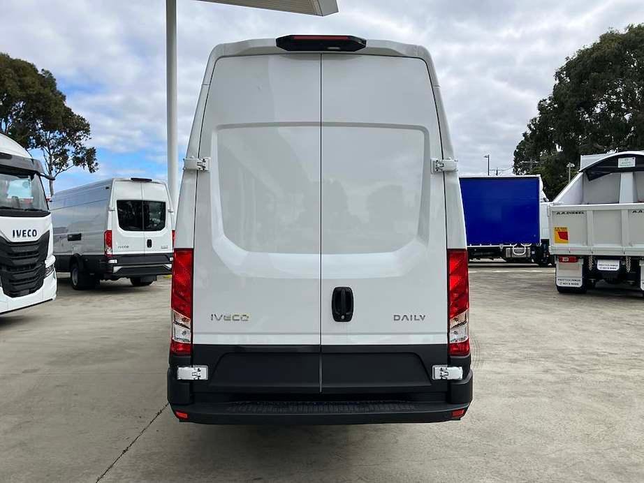 2026 Iveco Daily 50C18V image 11