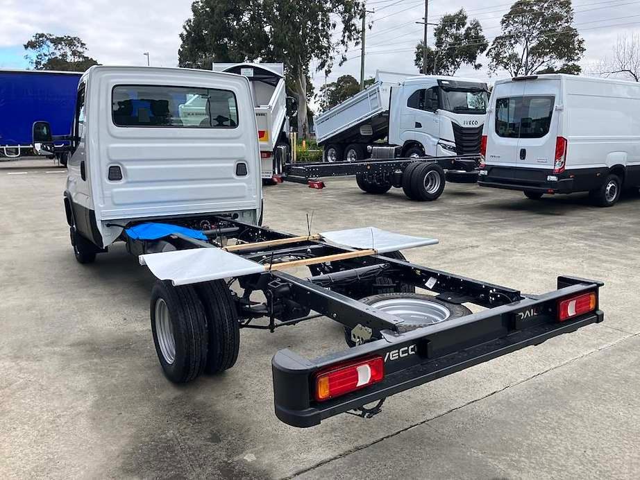 2026 Iveco Daily 50C18 image 9