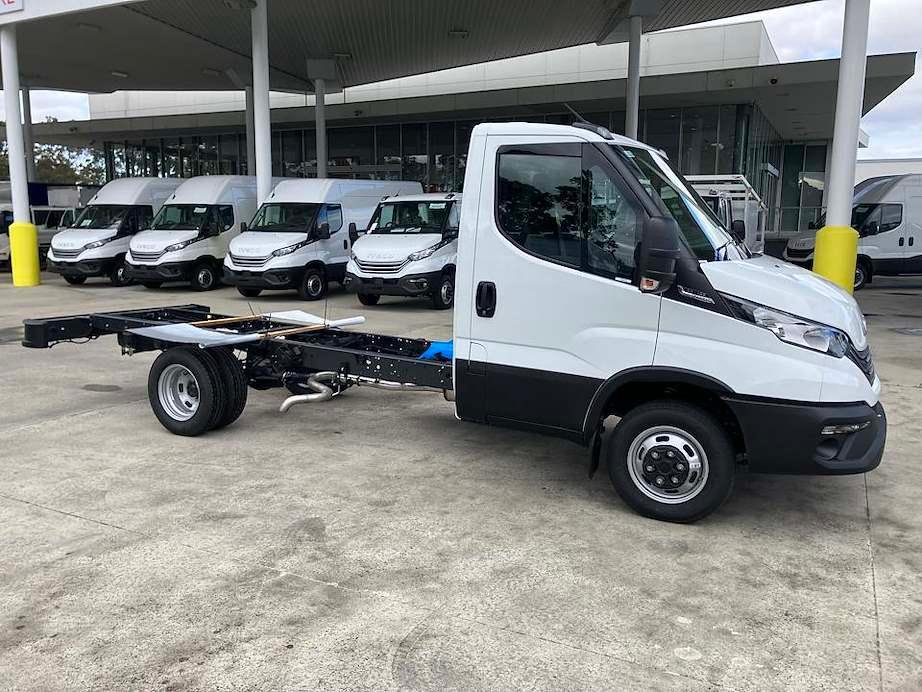 2026 Iveco Daily 50C18 image 2