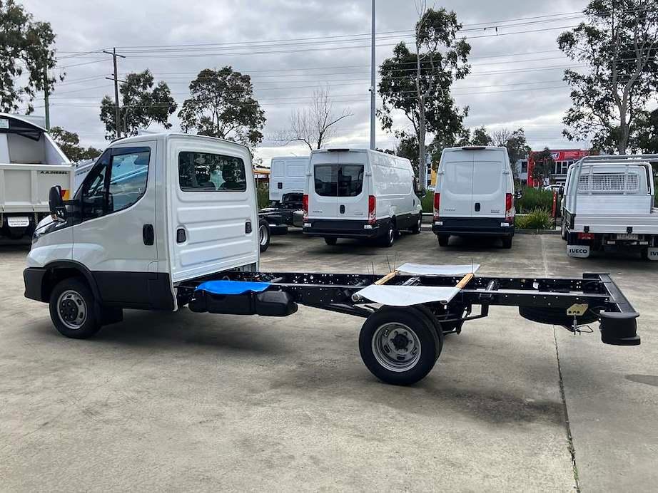 2026 Iveco Daily 50C18 image 3