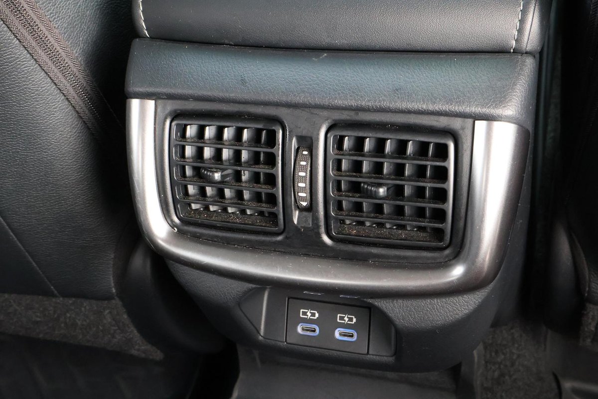 2024 Toyota Hilux SR5 48V GUN126R 4X4 Dual Range image 26