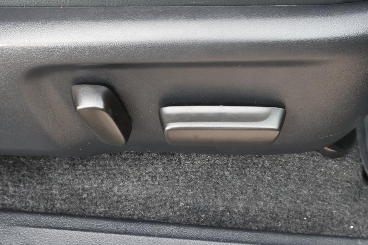 2024 Toyota Hilux SR5 48V GUN126R 4X4 Dual Range image 24