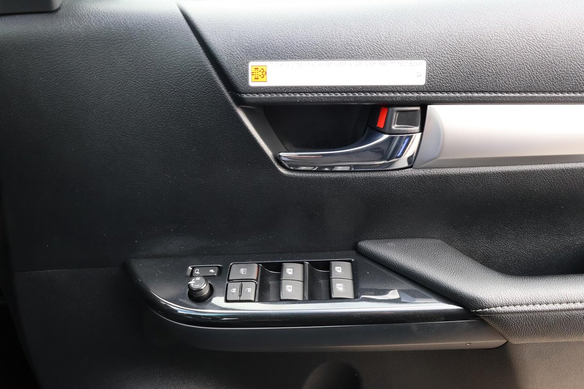 2024 Toyota Hilux SR5 48V GUN126R 4X4 Dual Range image 23