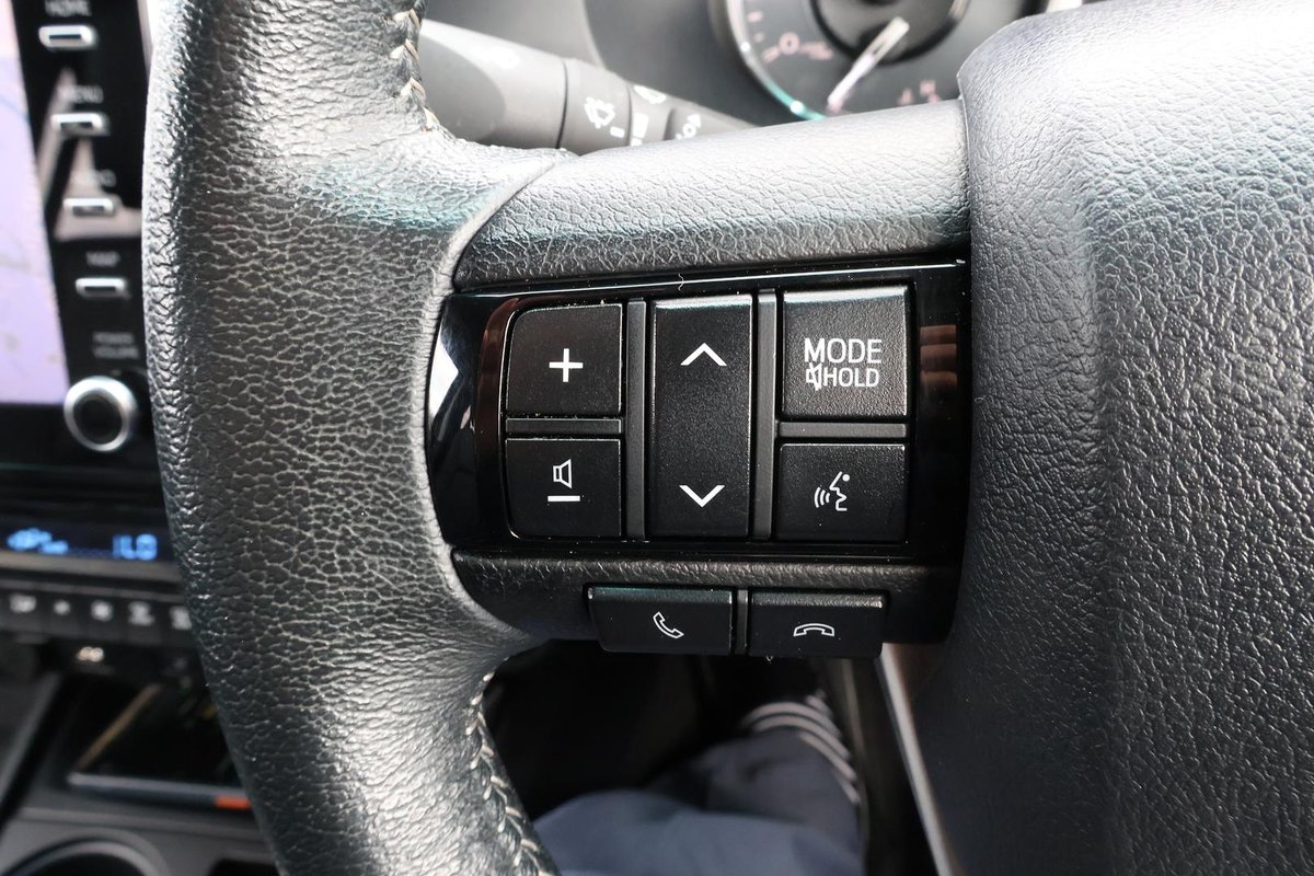 2024 Toyota Hilux SR5 48V GUN126R 4X4 Dual Range image 10