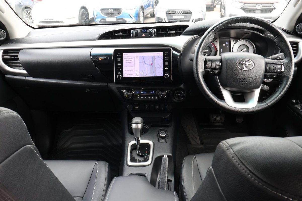 2024 Toyota Hilux SR5 48V GUN126R 4X4 Dual Range image 8
