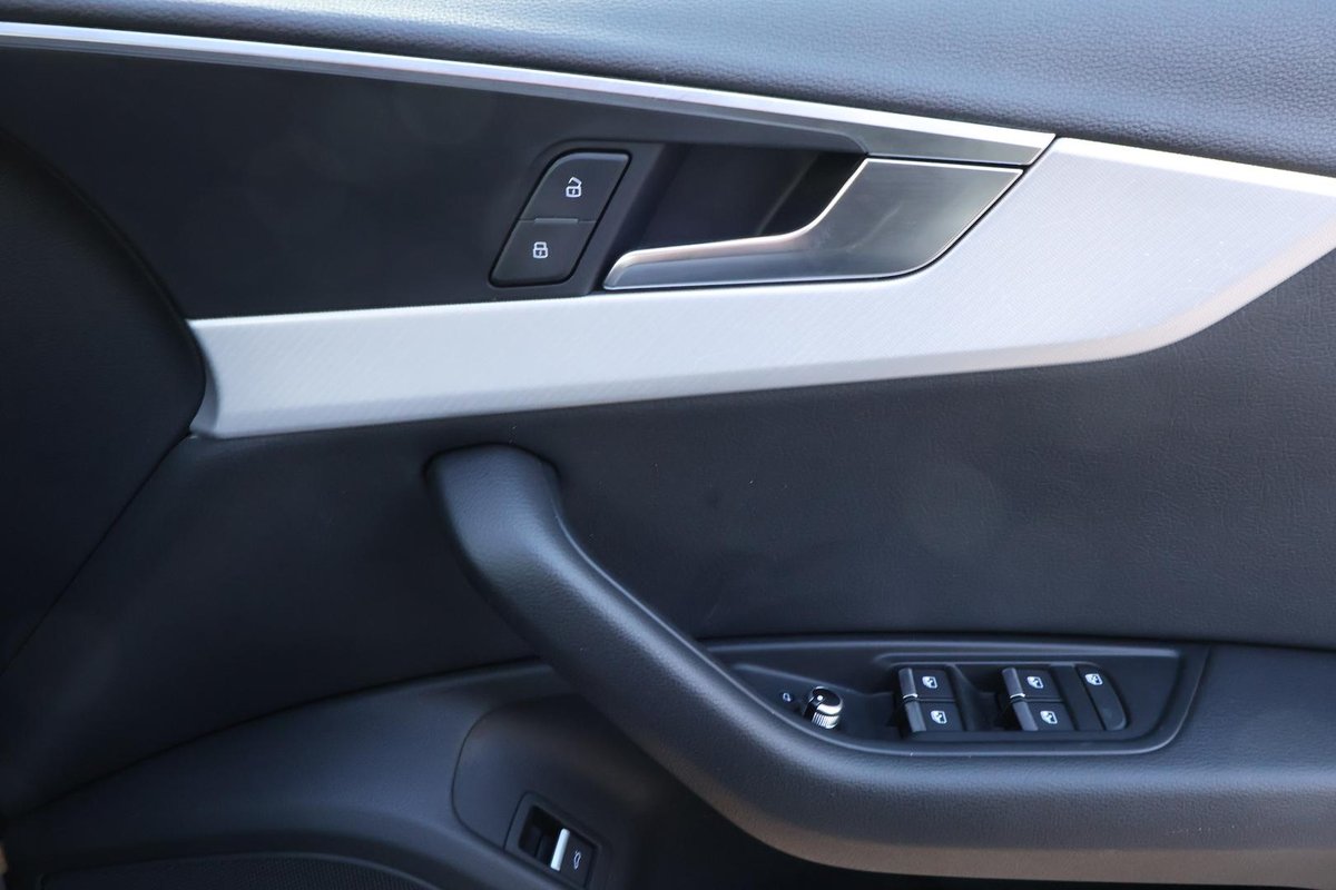 2017 Audi A4 sport B9 MY17 image 19
