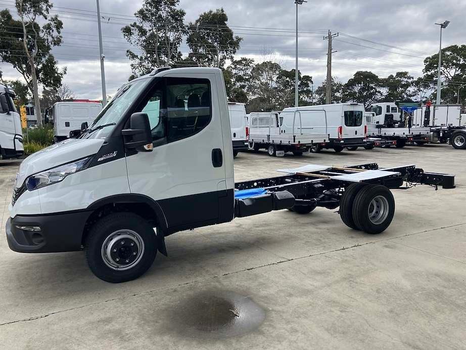 2026 Iveco Daily 70C21 image 10