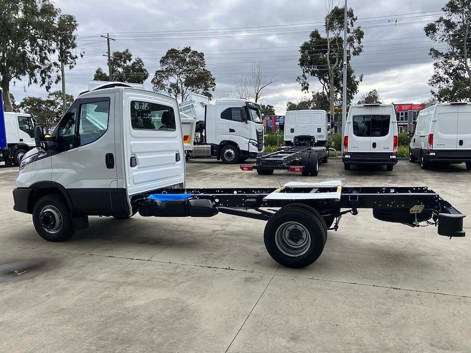 2026 Iveco Daily 70C21 image 11