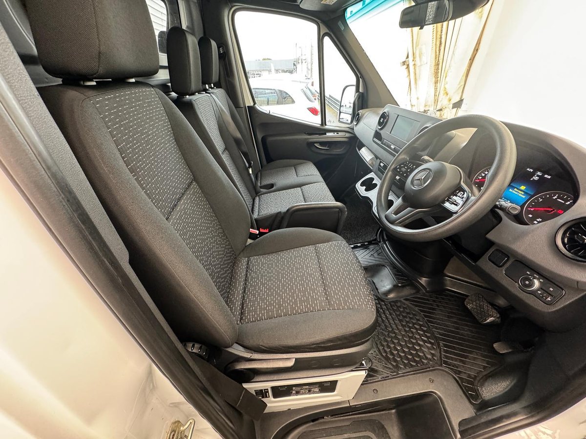 2021 Mercedes-Benz Sprinter 314CDI VS30 image 8
