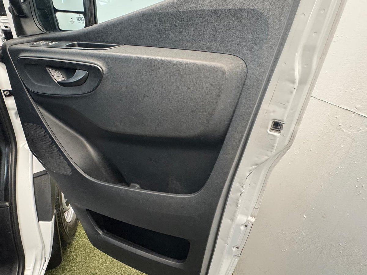 2021 Mercedes-Benz Sprinter 314CDI VS30 image 11