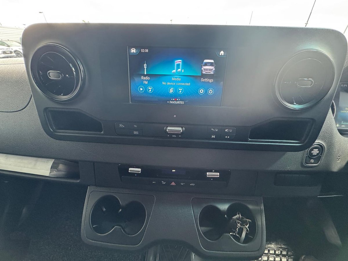 2021 Mercedes-Benz Sprinter 314CDI VS30 image 9