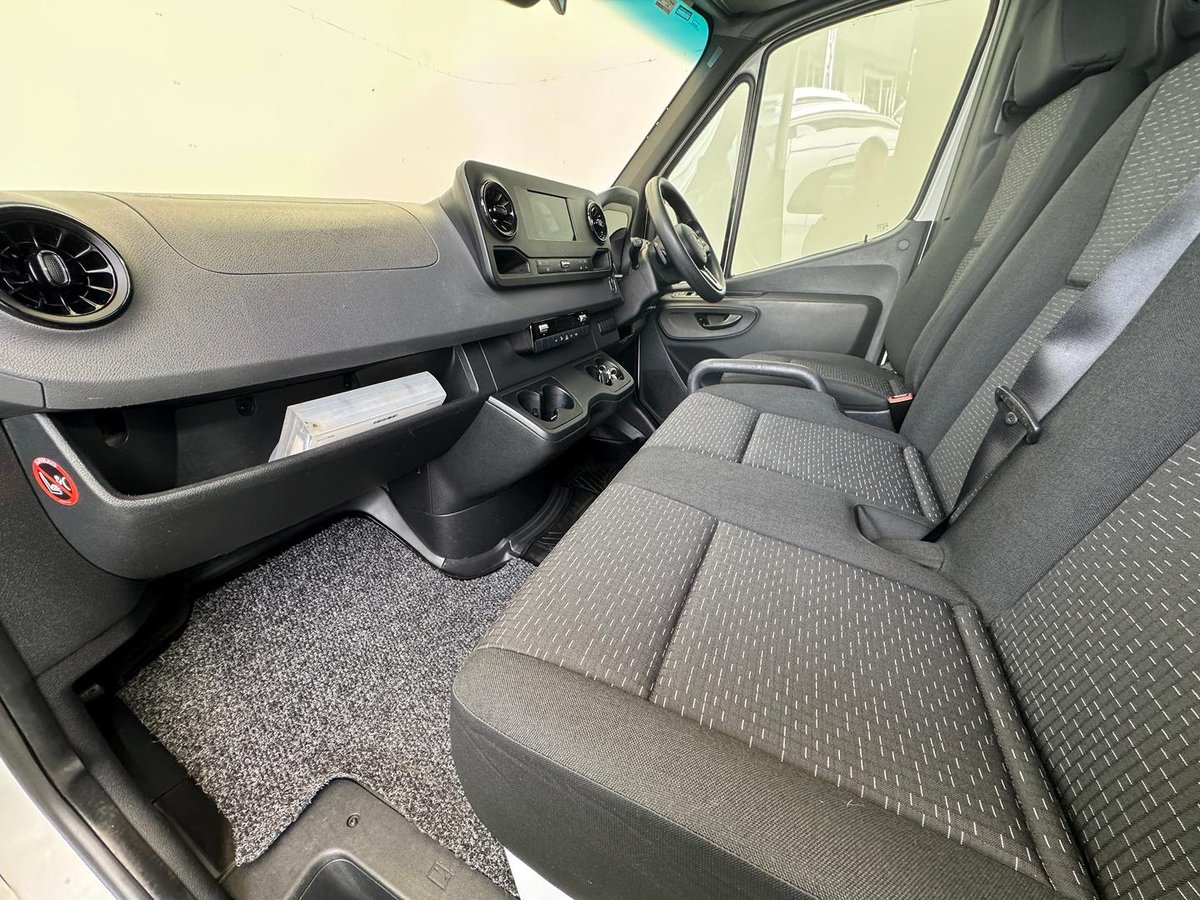 2021 Mercedes-Benz Sprinter 314CDI VS30 image 14