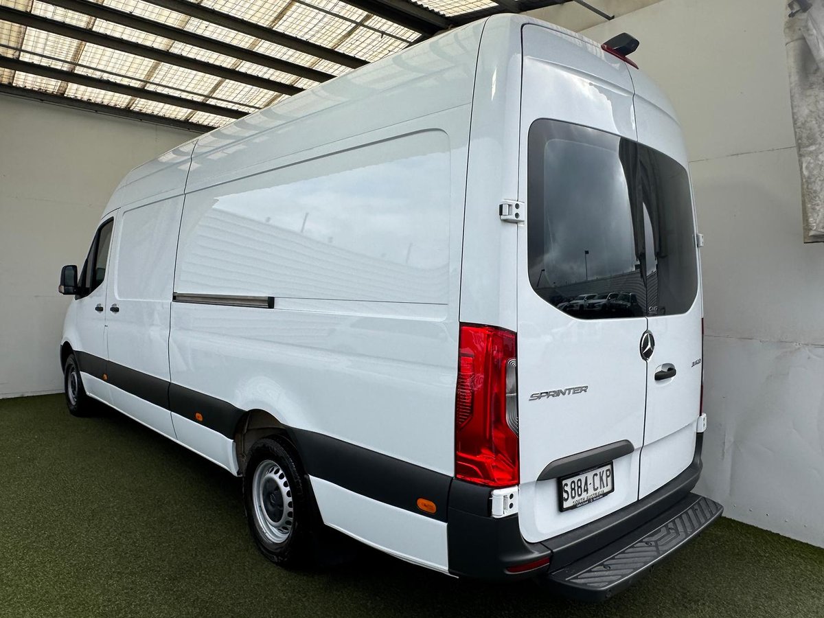 2021 Mercedes-Benz Sprinter 314CDI VS30 image 17