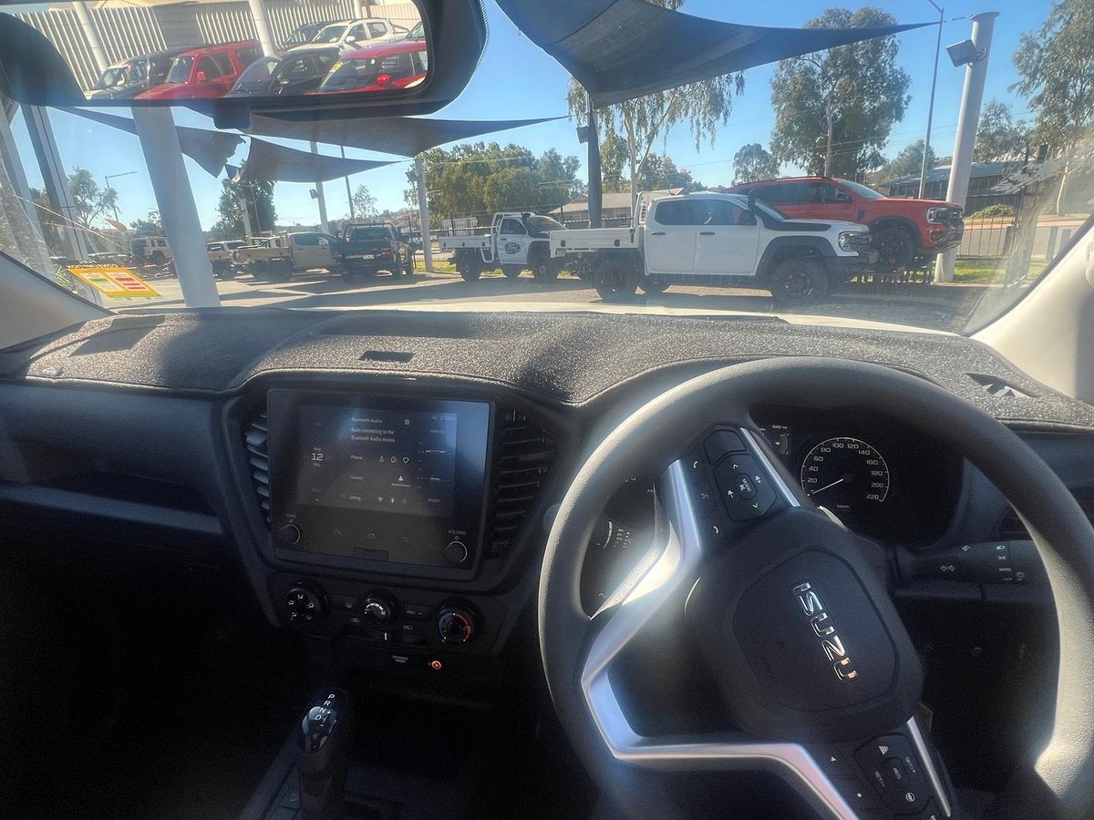 2026 Isuzu D-MAX SX High Ride MY25.5 4x2 image 12