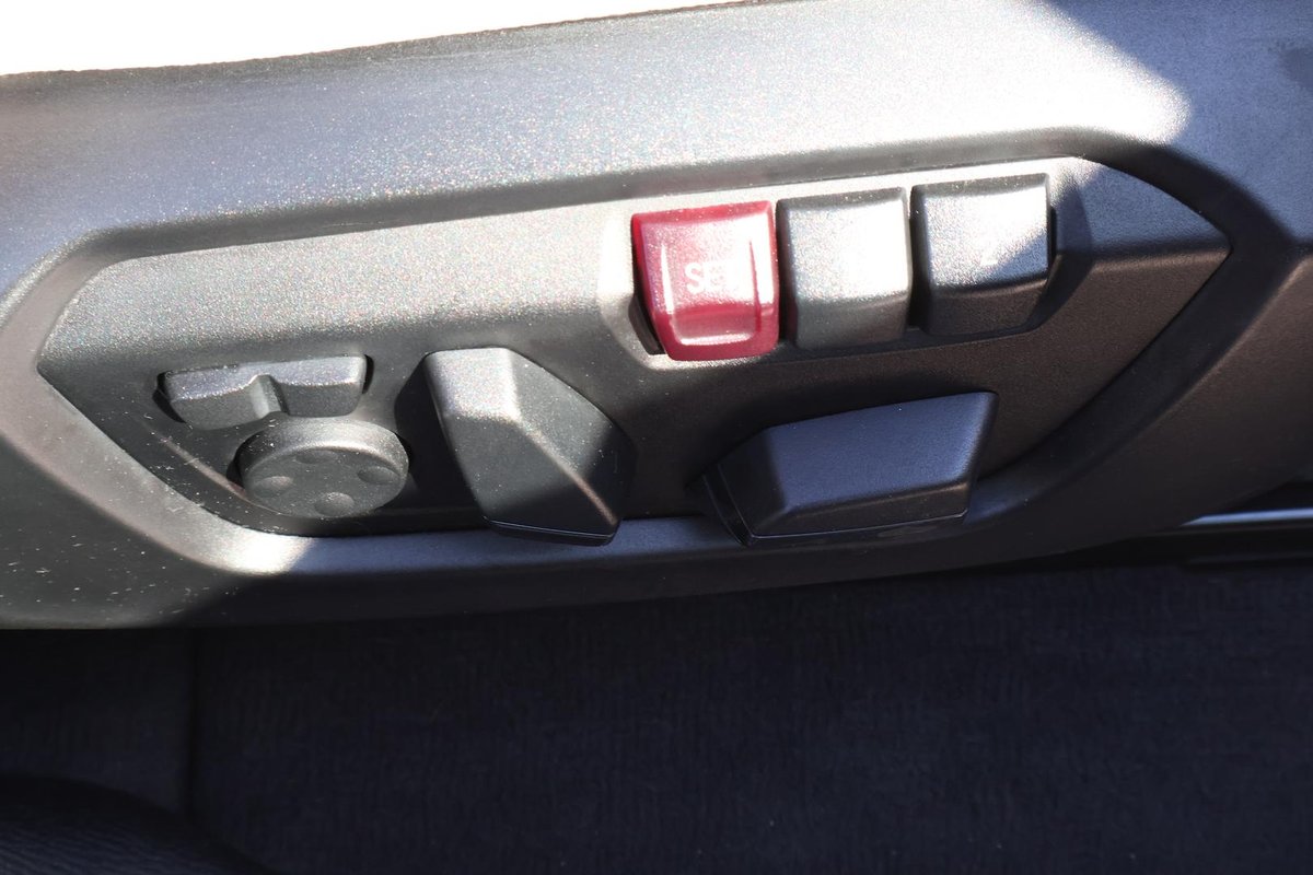 2015 BMW X4 xDrive30d F26 4X4 Constant image 25