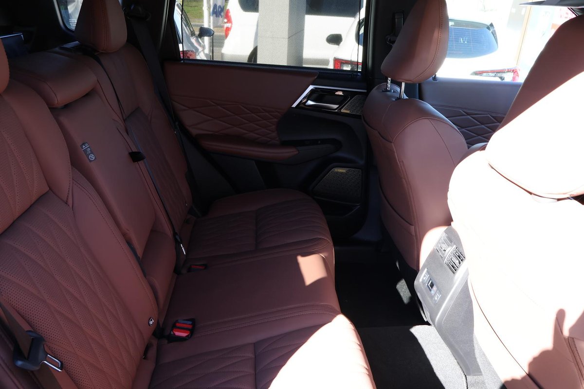 2025 Mitsubishi Outlander Exceed Tourer ZM MY25 AWD image 25