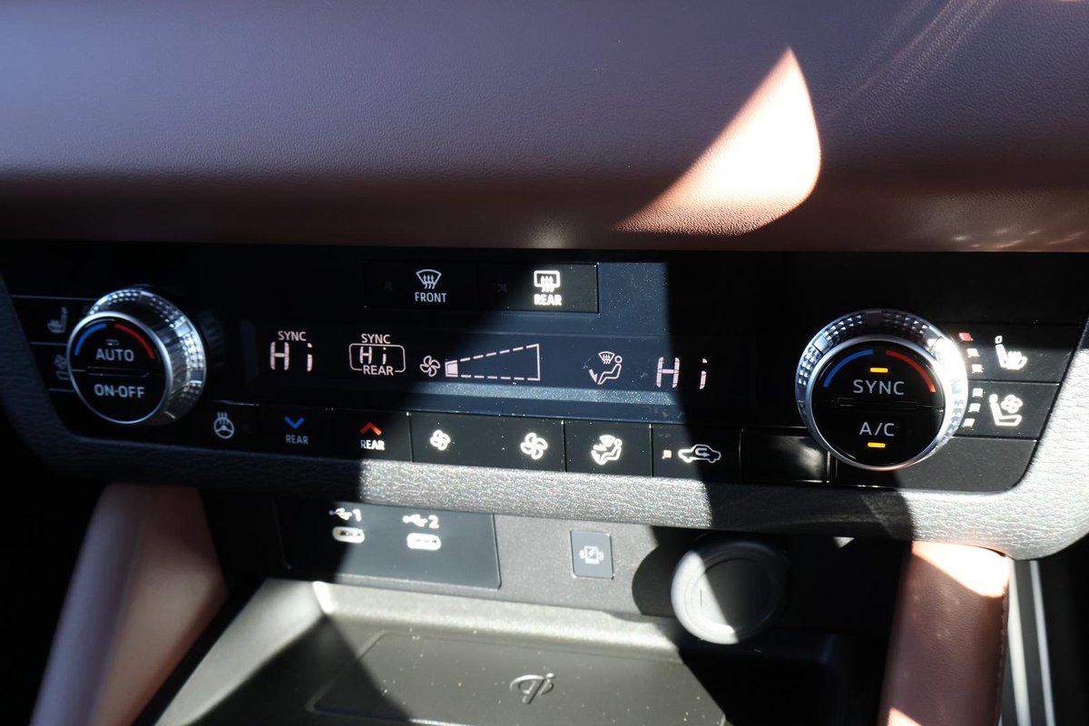 2025 Mitsubishi Outlander Exceed Tourer ZM MY25 AWD image 18