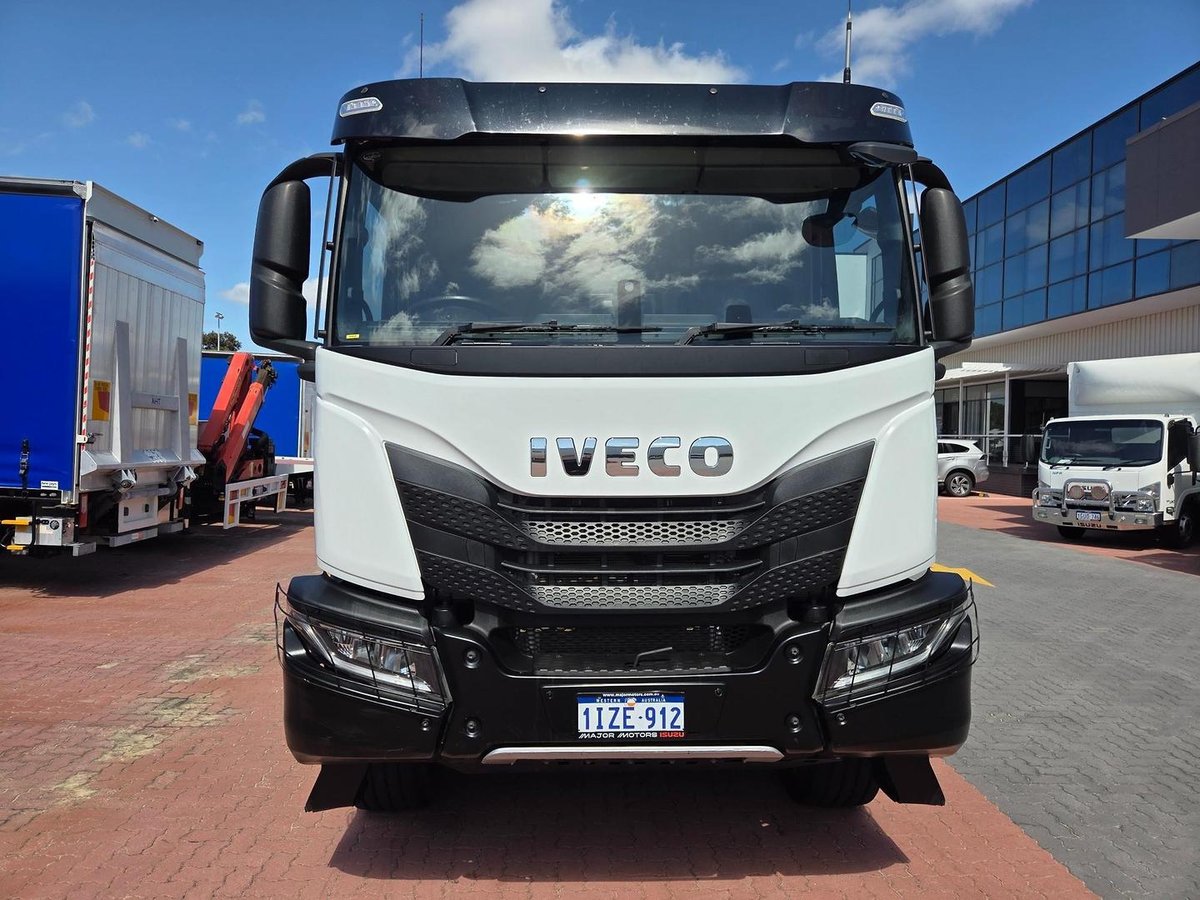 2023 Iveco T-Way 8X4 Auto 510Hp 8X4 Auto 510Hp Side Tipper image 7