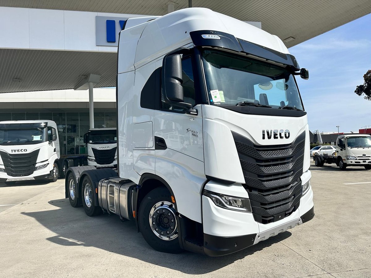 2024 Iveco S-Way AS700 image 4