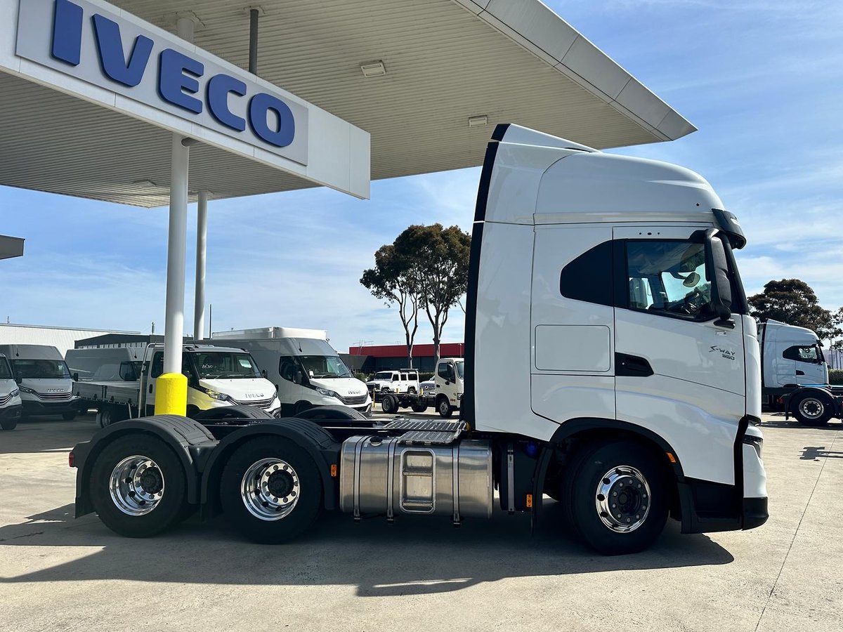 2024 Iveco S-Way AS700 image 15