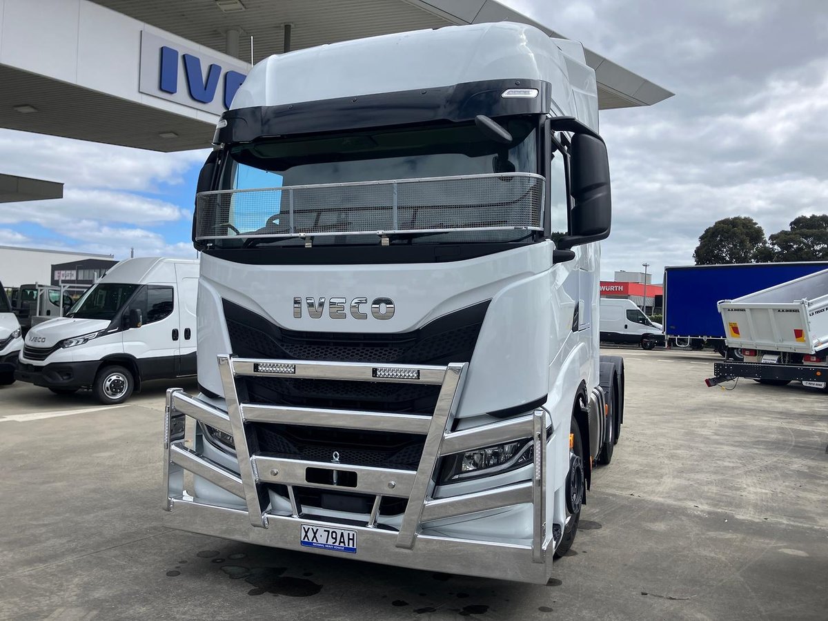 2025 Iveco S-Way AS700 image 3