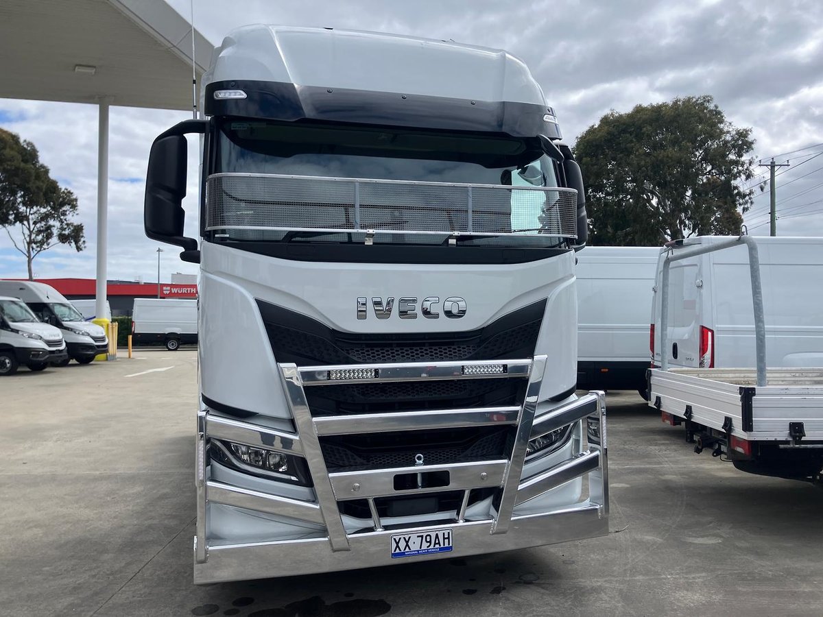 2025 Iveco S-Way AS700 image 2