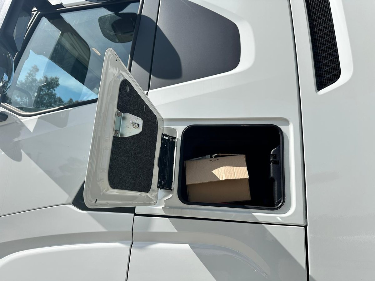 2024 Iveco S-Way AS700 image 22