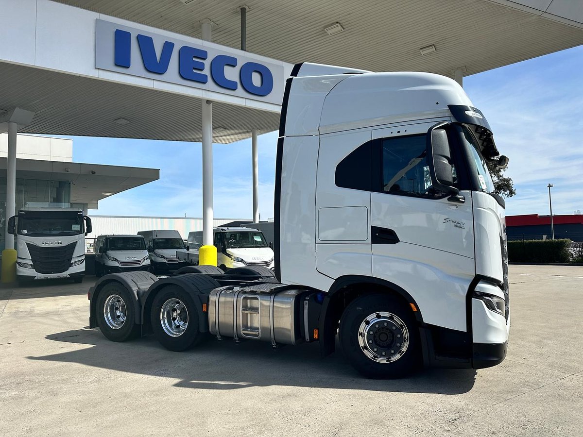 2024 Iveco S-Way AS700 image 3