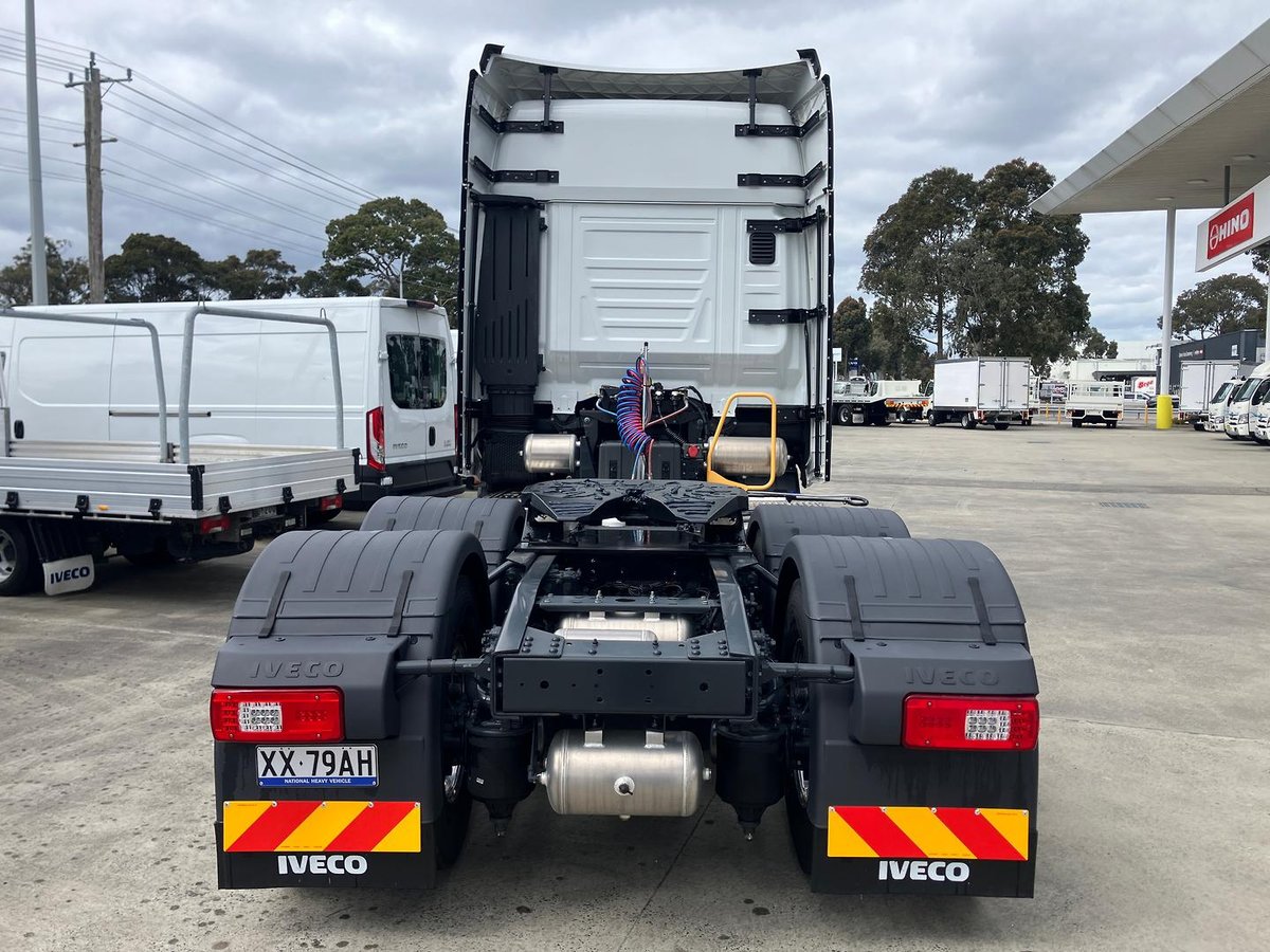 2025 Iveco S-Way AS700 image 4