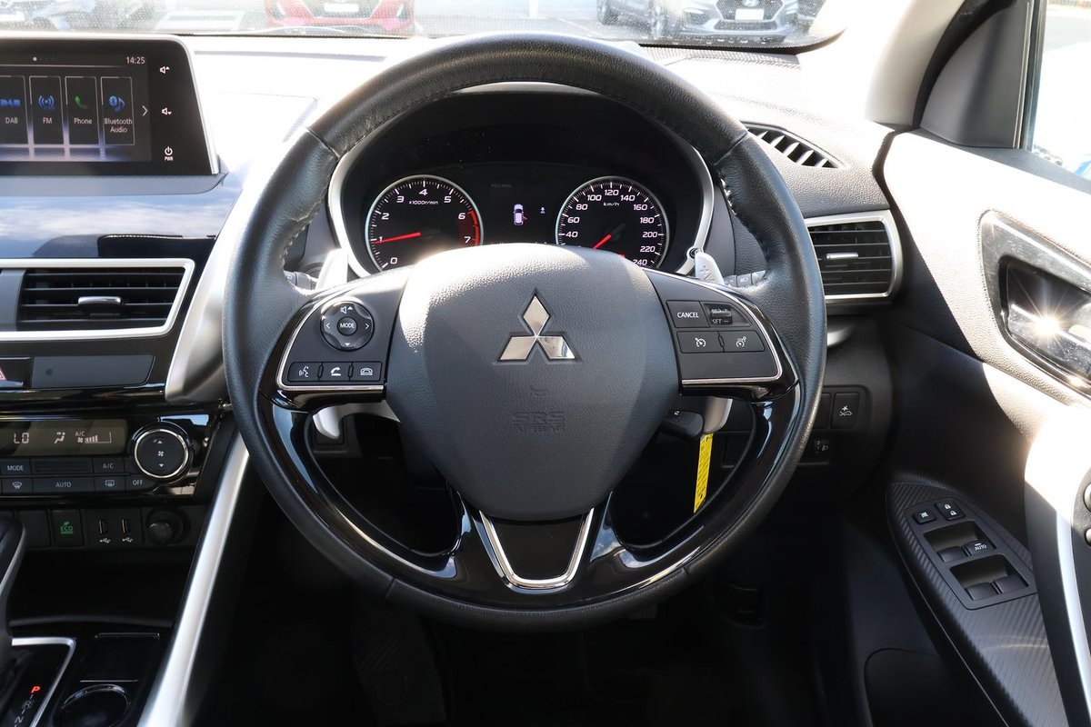 2023 Mitsubishi Eclipse Cross image 9
