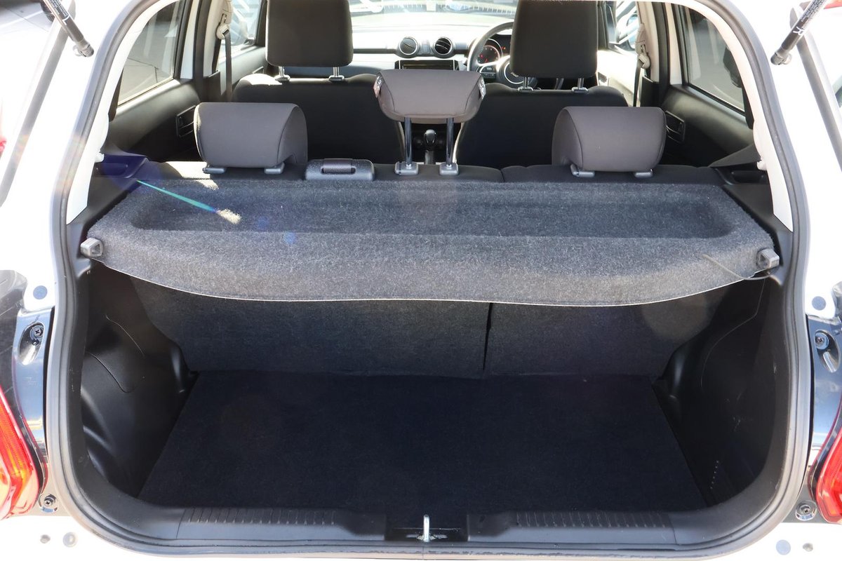 2017 Suzuki Swift GL Navigator AZ image 23