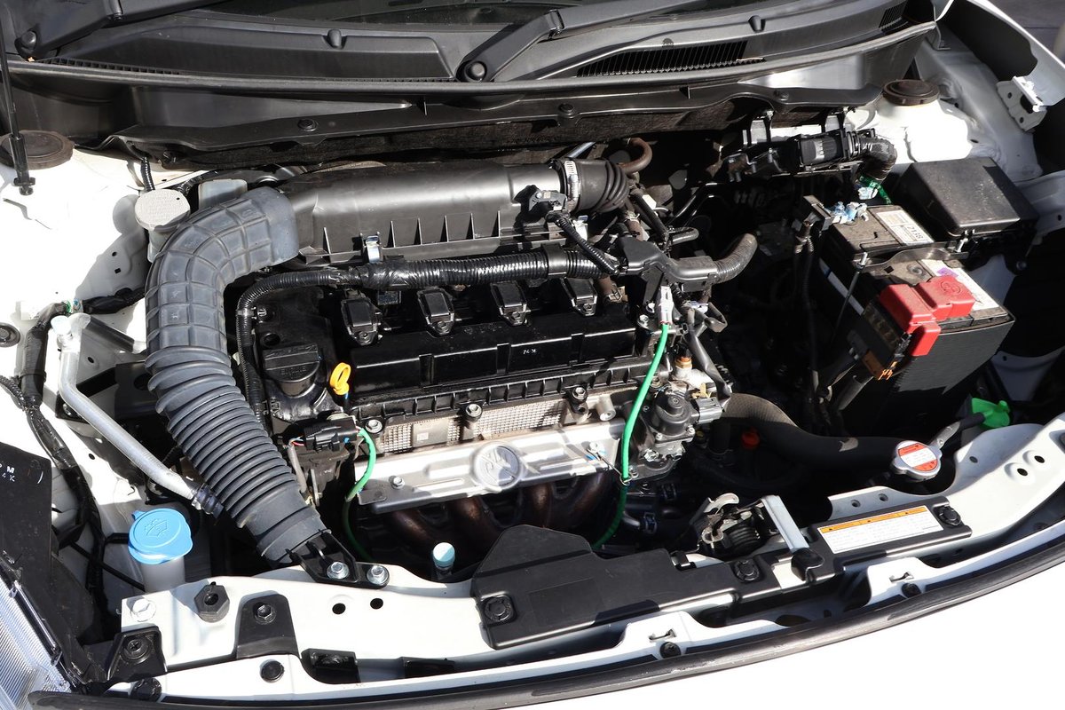 2017 Suzuki Swift GL Navigator AZ image 24